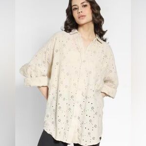 AMERICAN EAGLE Schiffli Embroidered Oversized Button up Shirt S M New